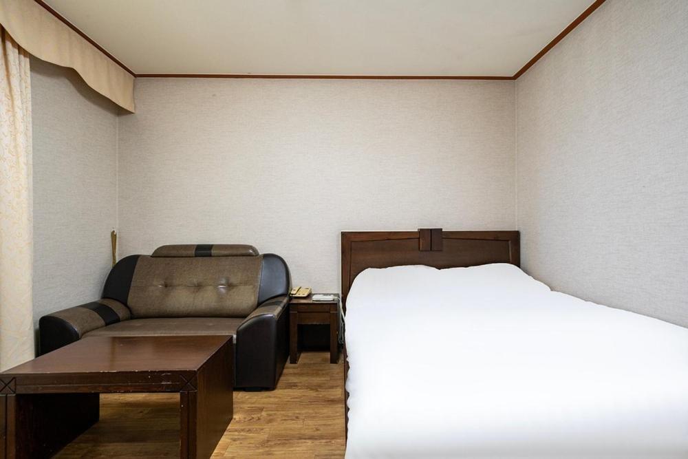 โอเชียนวิว รีซอร์เทล Hotel โพเรียง ภายนอก รูปภาพ