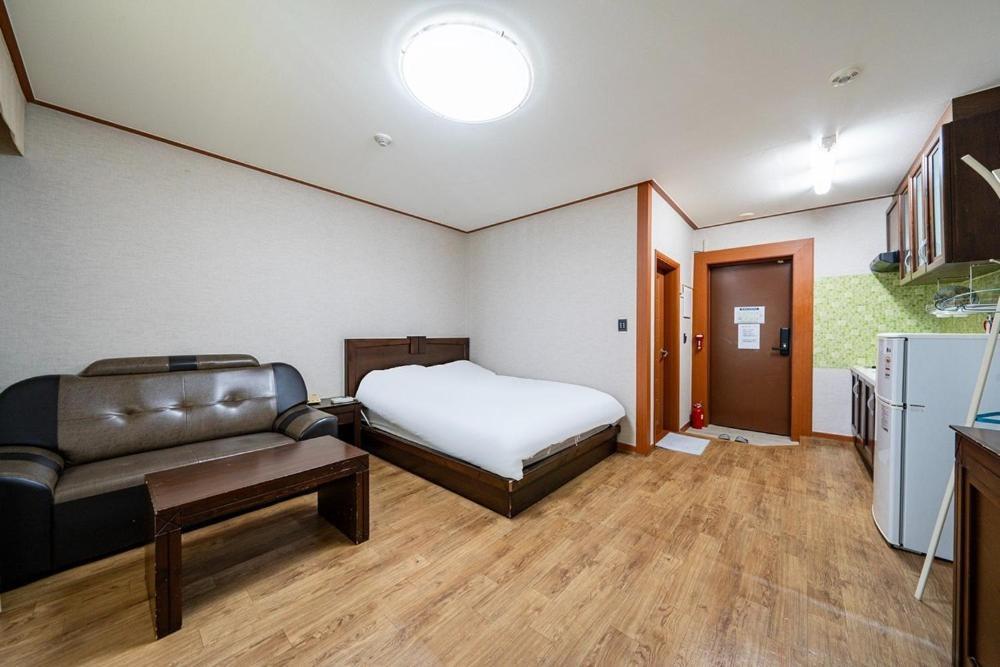 โอเชียนวิว รีซอร์เทล Hotel โพเรียง ภายนอก รูปภาพ