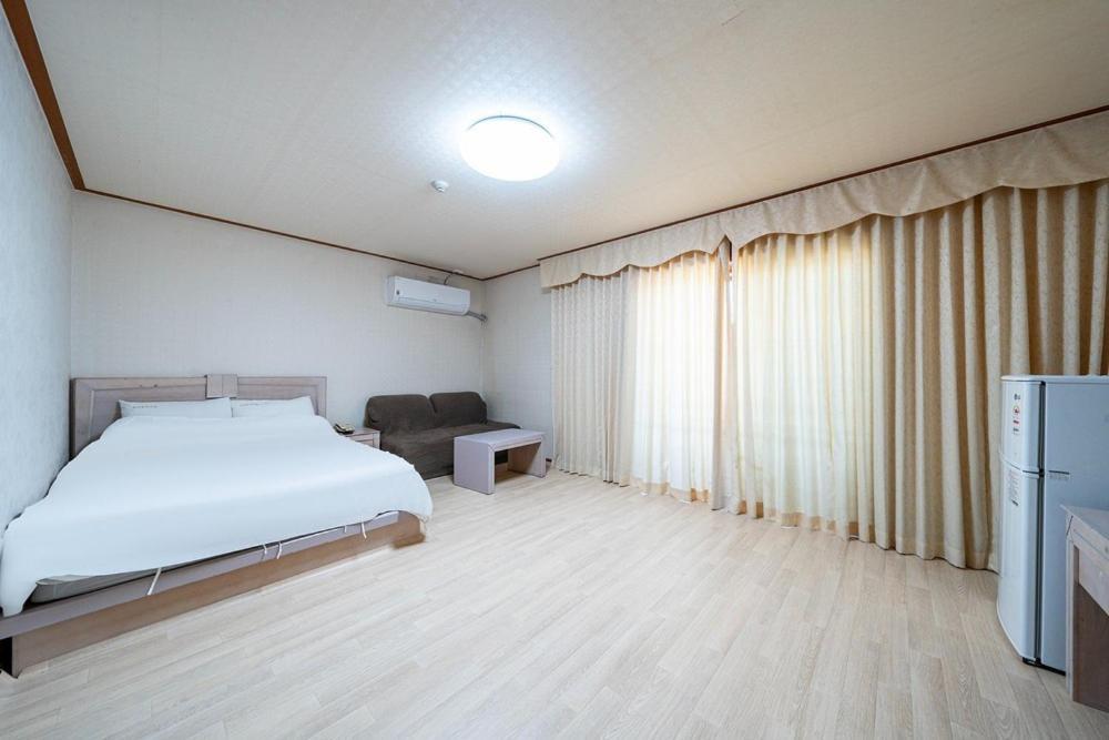 โอเชียนวิว รีซอร์เทล Hotel โพเรียง ภายนอก รูปภาพ