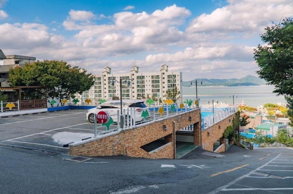 โอเชียนวิว รีซอร์เทล Hotel โพเรียง ภายนอก รูปภาพ