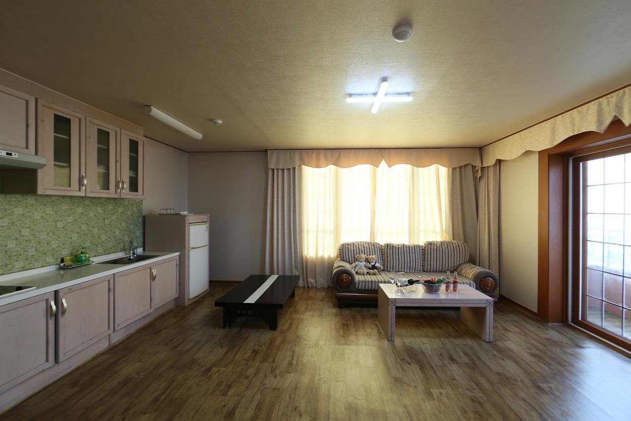 โอเชียนวิว รีซอร์เทล Hotel โพเรียง ภายนอก รูปภาพ